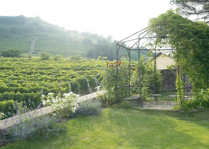 Country house Vigne Di Fagnano 1709 Eco Relais Santo Stefano Belbo
